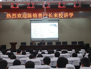 竹行中学文学社举行中考作文写作技巧讲座